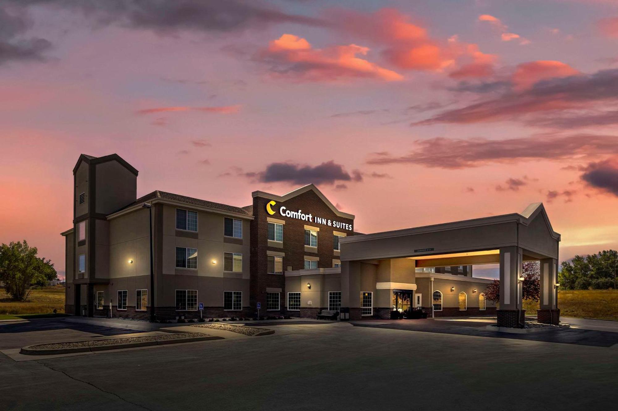 Comfort Inn & Suites Gillette Near Campbell Medical Center Exterior photo