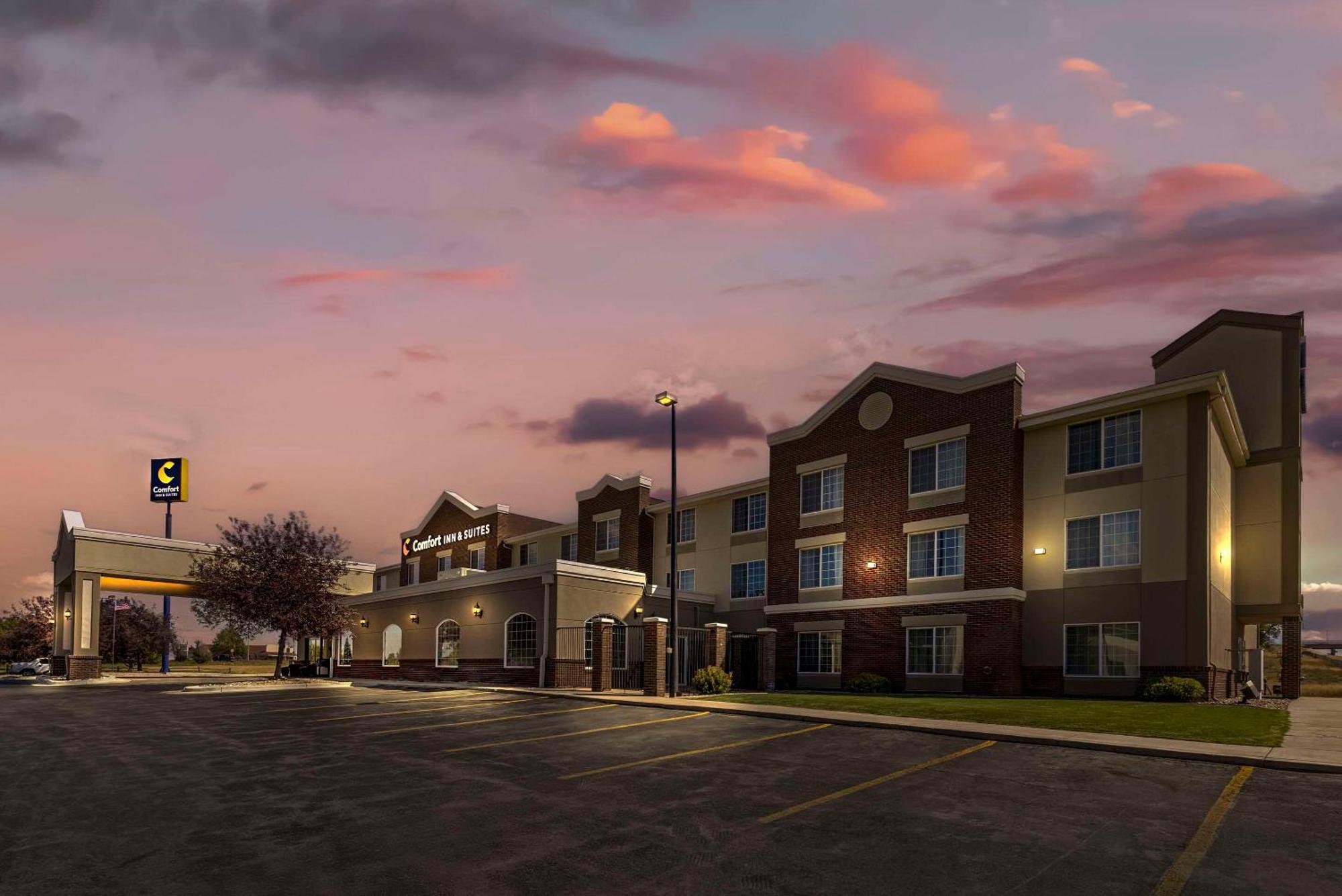 Comfort Inn & Suites Gillette Near Campbell Medical Center Exterior photo